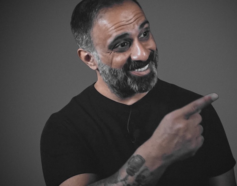 من هي زوجة فارس عاشور 