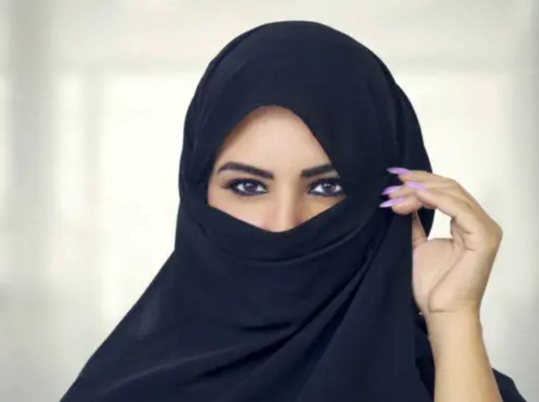تفسير حلم لبس النقاب في المنام لابن شاهين