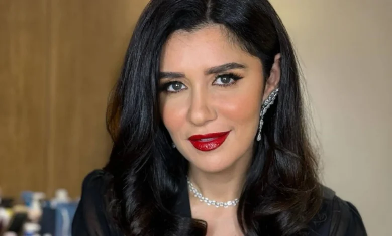 الفنانة غادة عادل عمرها وزوجها وابناءها